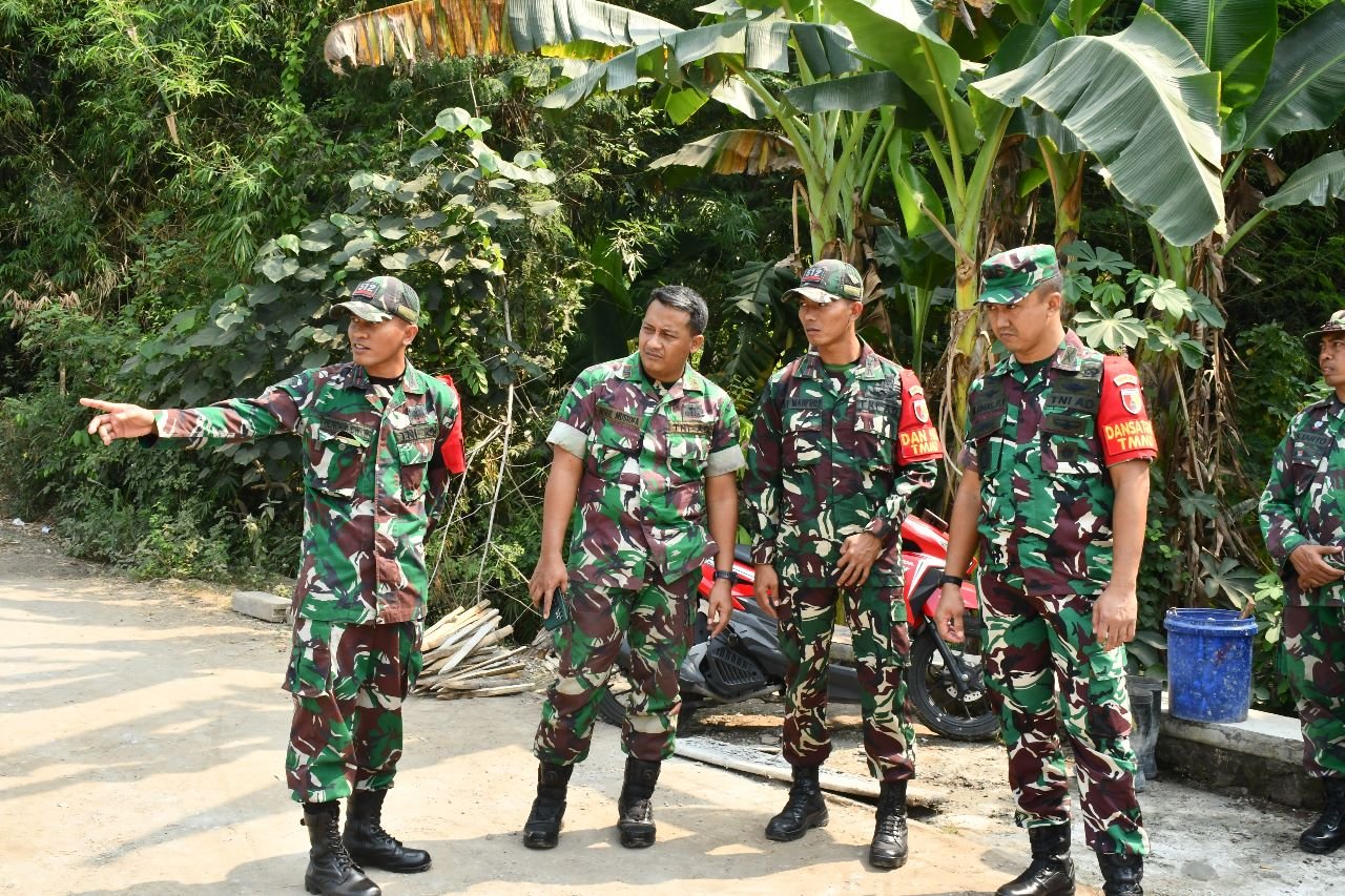 Dansatgas Tinjau Kemajuan Sasaran Fisik TMMD 116 Mojokerto Di Desa Randuharjo