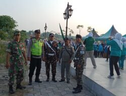 Babinsa Koramil Jetis Bareng Tiga Pilar Amankan Jalan Sehat Harlah Fatayat NU