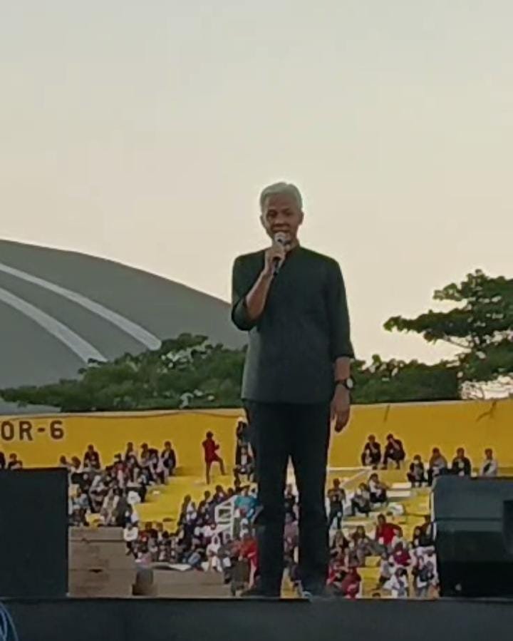 Ribuan Warga Jawa Timur Sambut Kedatangan Ganjar Pranowo Jadi Presiden RI 2024