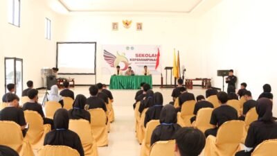 Pesan Kapolres Sumenep Saat Menjadi Narasumber Sekolah Kepemimpinan di BEM STKIP