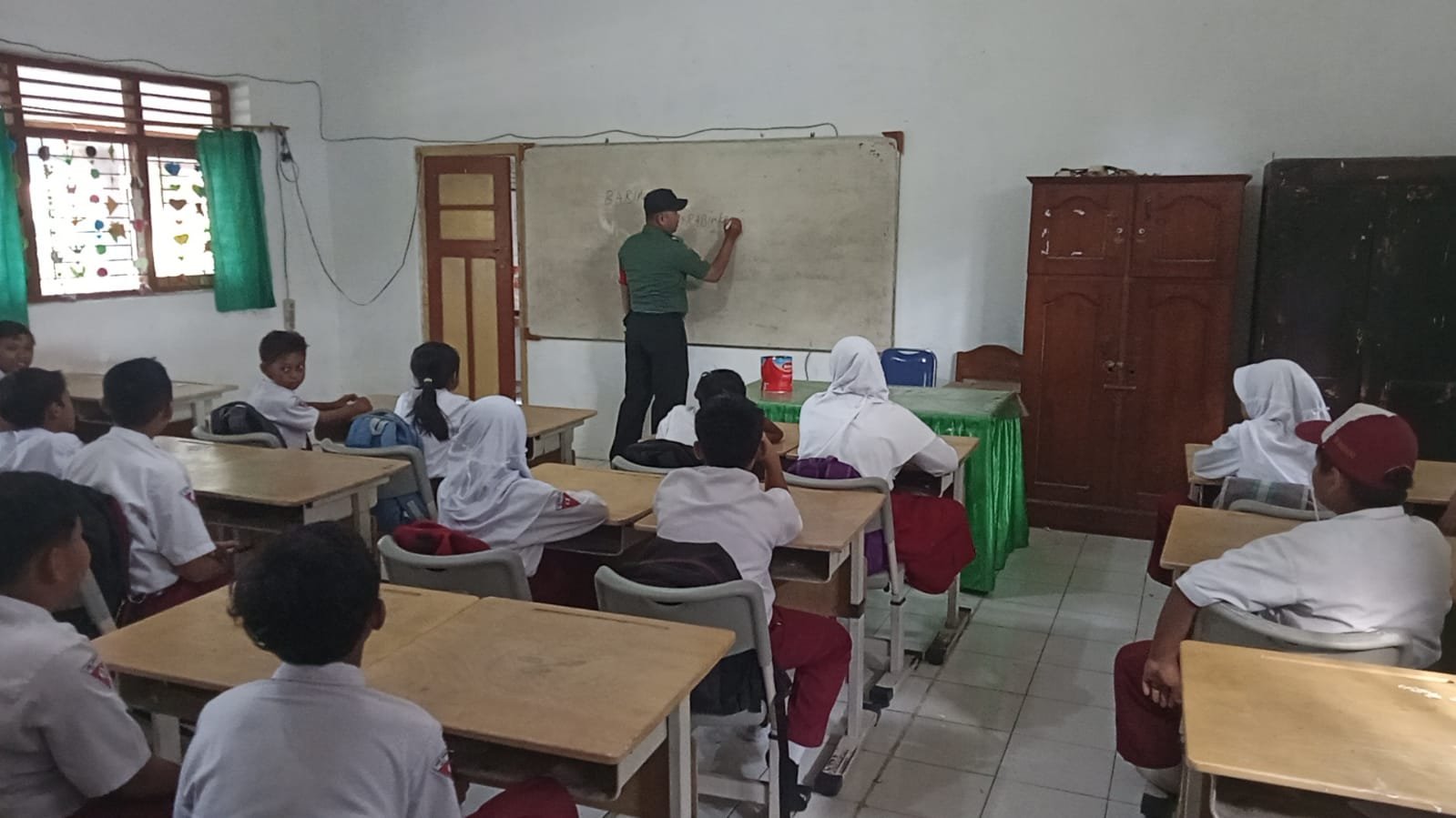 Tanamkan Wasbang Sejak Dini, Koramil 0815/05 Gedeg Sasar Pelajar