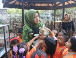 Bupati Mojokerto Kenalkan Profesi Kepala Daerah Pada Siswa TK Dharma Wanita Medali