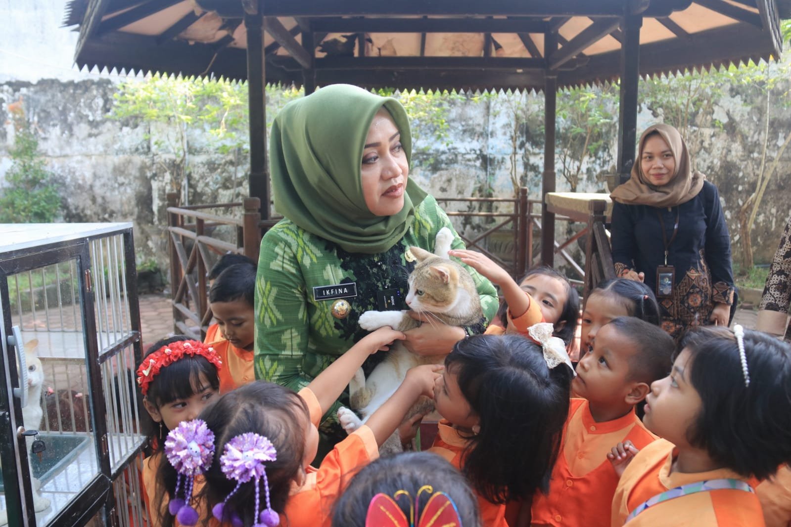 Bupati Mojokerto Kenalkan Profesi Kepala Daerah Pada Siswa TK Dharma Wanita Medali