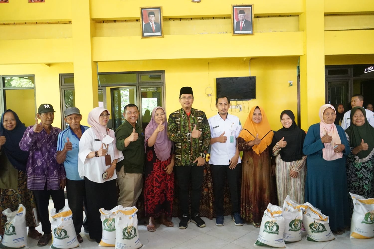 Bupati Sidoarjo Pastikan Penyaluran Bansos Beras ke KPM Berjalan Lancar