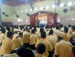 Danramil 0815/08 Dawarblandong Bekali Wasbang Ratusan Siswa SMK Nasional