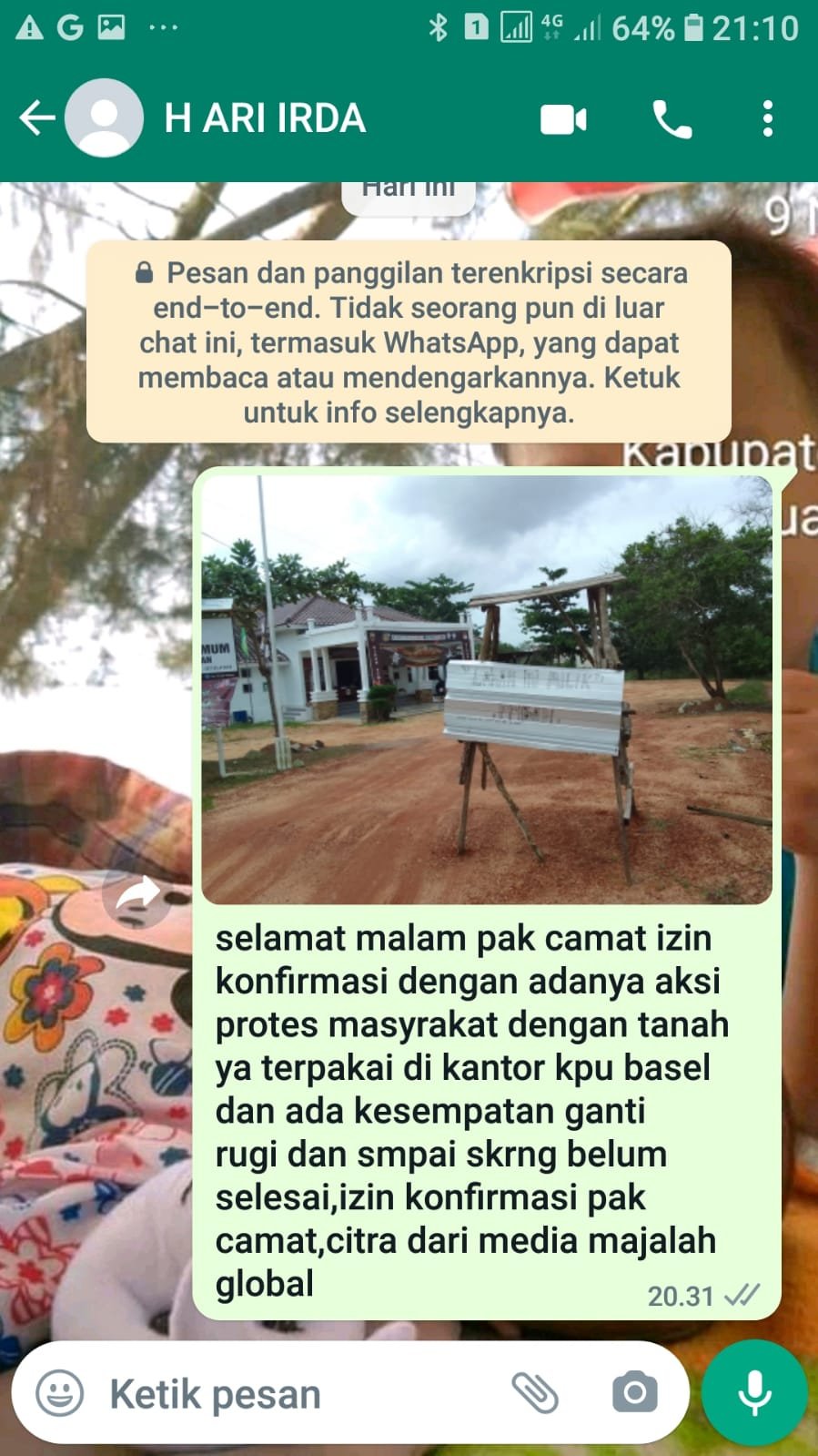 Aksi Protes Masyarakat Dengan Melakukan Blokade Jalan di Kantor KPU Sampai Saat Ini Belum Ada Penyelesaian Oleh Pihak Pemerintah Bangka Selatan