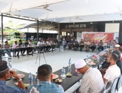 Kapolres Aceh Timur Silaturahmi Bersama Warga Peureulak Dalam Program Jum’at Berkah