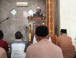 Danramil 0815/06 Kemlagi Khatib Shalat Jum’at di Masjid Baiturrahim