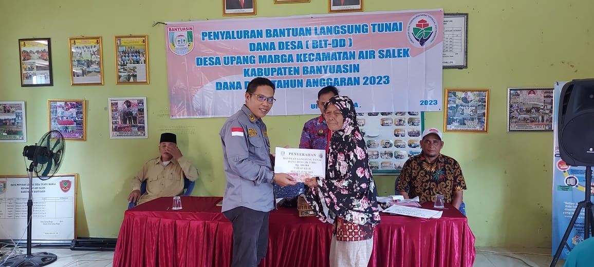 Pemdes Upang Marga salurkan BLT Dana Desa Triwulan 2 tahun 2023