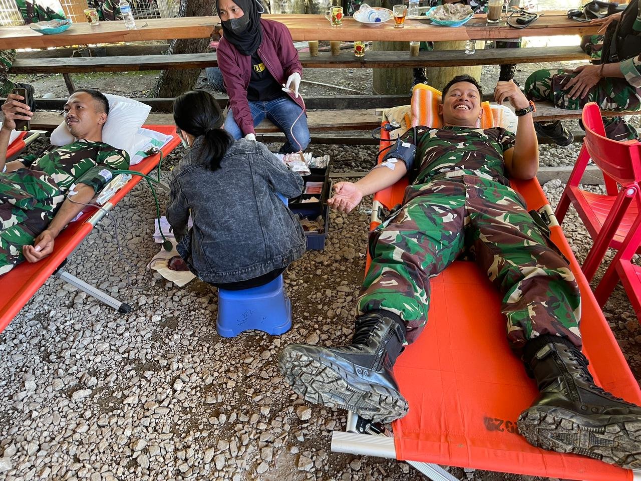 Yonif 721/Makkasau Bersinergi di HUT Bhayangkara ke-77