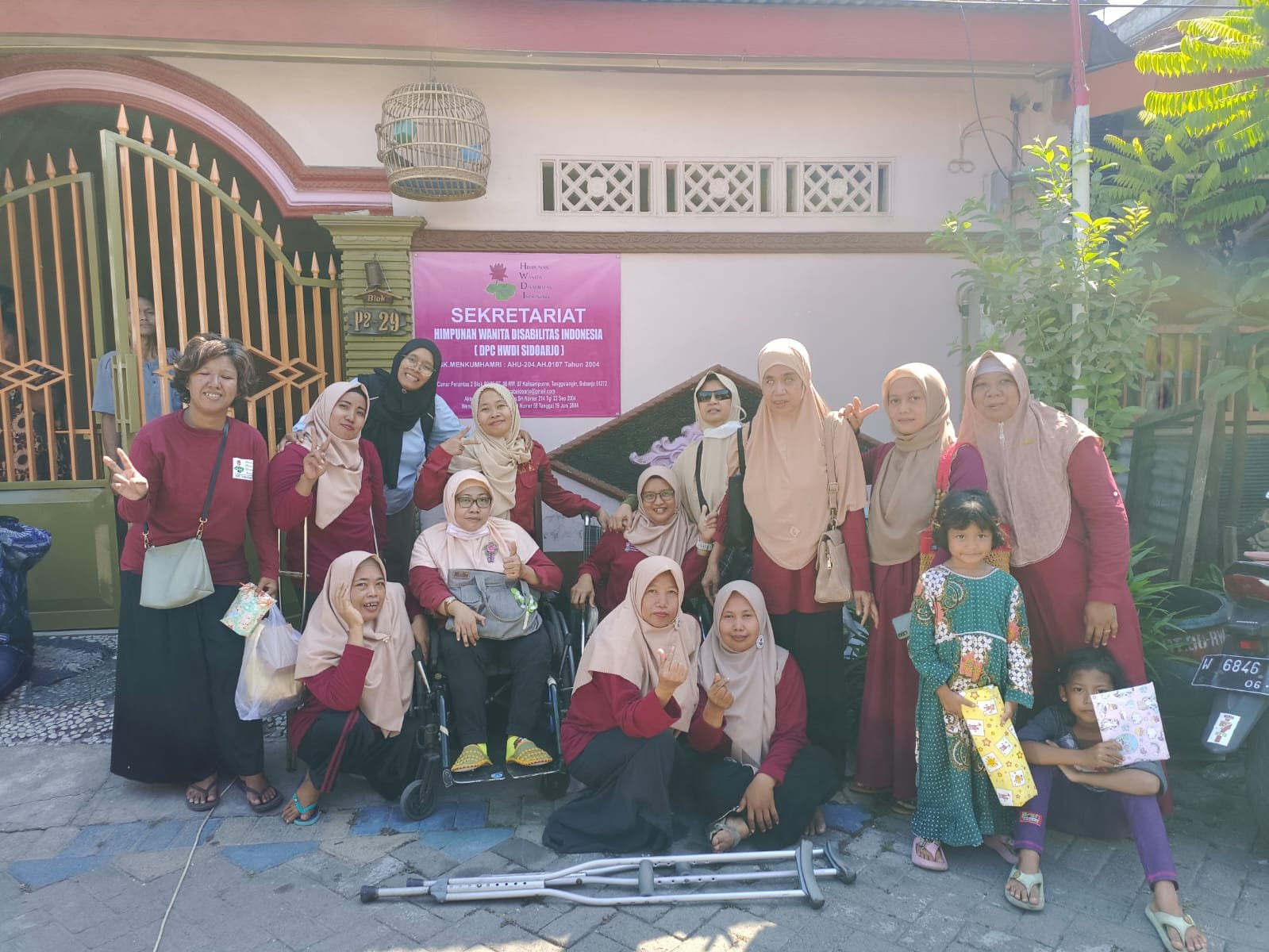 Wartawati media majalah global bersama dengan HWDI DPC Sidoarjo