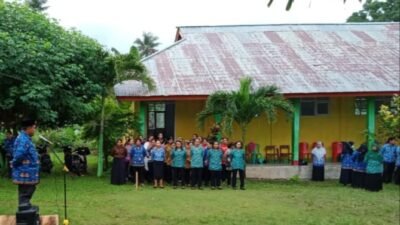 Camat Bacan Timur Tengah, Pimpin Upacara Gerakan Disiplin ASN