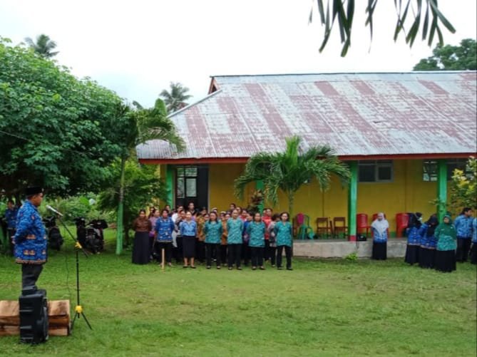 Camat Bacan Timur Tengah, Pimpin Upacara Gerakan Disiplin ASN