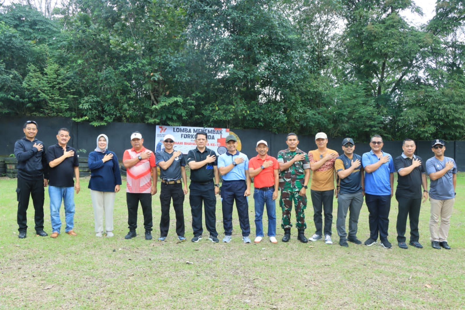 HUT Bhayangkara Ke 77, Dandim 0412 LU, Danlanud M. Bunyamin Bersama Forkopimda Laksanakan Olahraga Menembak