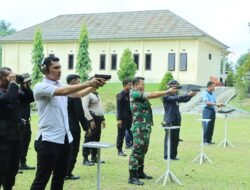 HUT Bhayangkara Ke 77, Dandim 0412 LU, Danlanud M. Bunyamin Bersama Forkopimda Laksanakan Olahraga Menembak