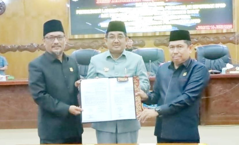 Bupati Anwar Sadat Sampaikan Pendapat Akhir Atas Keputusan DPRD Terhadap Raperda Pertanggungjawaban APBD TA 2022