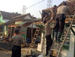 Polisi Peduli, Polres Madiun Kota Bantu Bedah Rumah Warga di Hari Bhayangkara ke 77