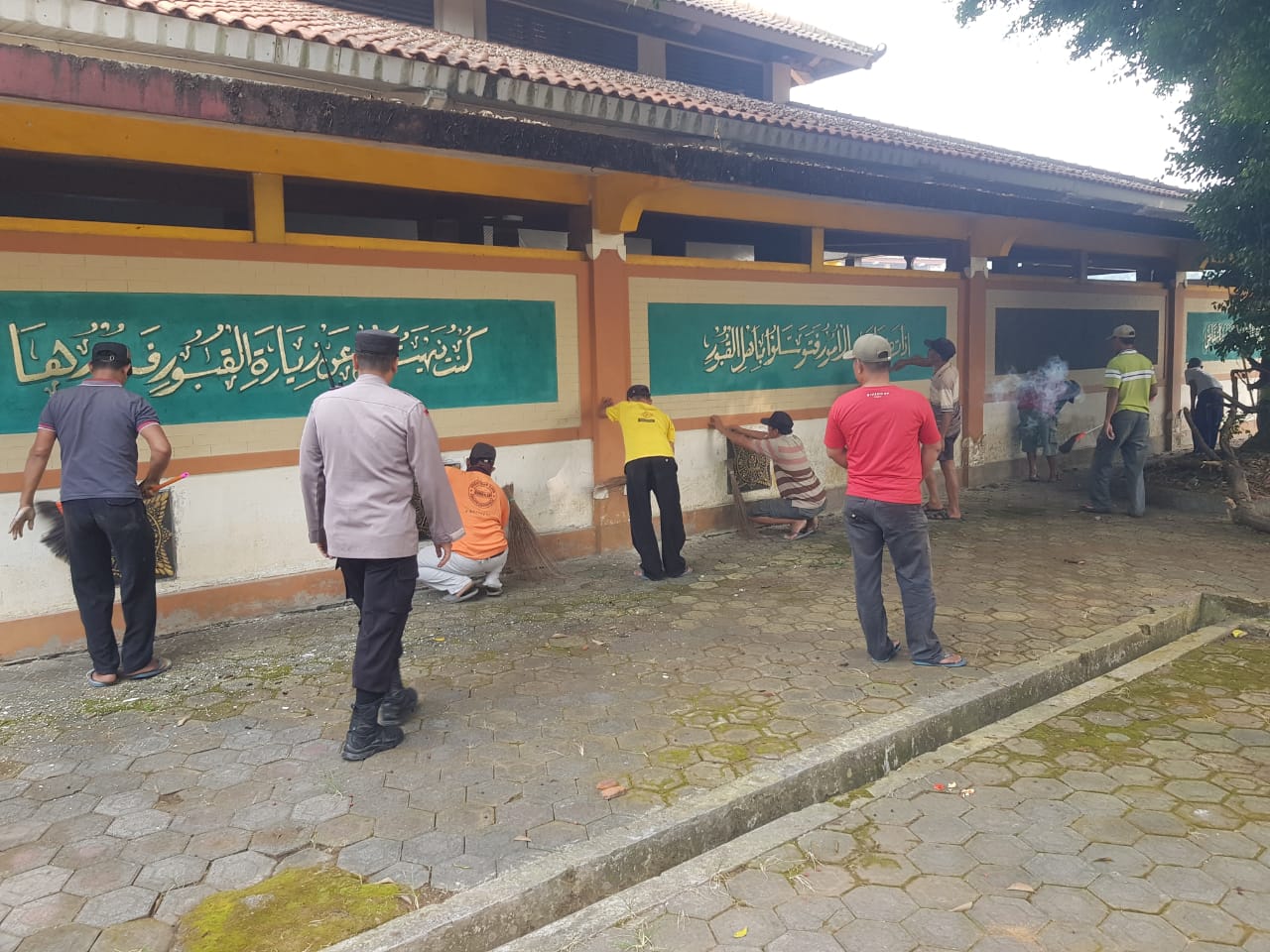 Hari Bhayangkara ke-77, Polres Mojokerto Revitalisasi Makam Syeikh Jumadil Qubro di Trowulan