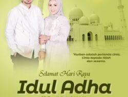 Ade Erlanda Owner Angkasa Indah Tour And Travel Beserta Istri Yanti Mengucapkan Selamat Hari Raya Idul Adha 1444 H