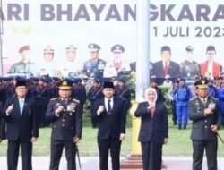 Jajaran Polda Jatim Terima Penghargaan dari Gubernur Jawa Timur di Hari Bhayangkara ke 77