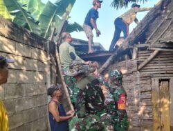 Rumah Warga Desa Pagerluyung Dibongkar Babinsa Koramil Gedeg