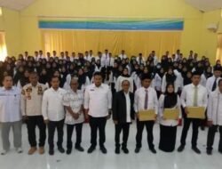 Pj Bupati Aceh Timur Serahkan 130 SK PPPK Tenaga Kesehatan