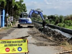 Gus Muhdlor Kebut Proyek Betonisasi  Sembilan Ruas Jalan Penghubung Antar Desa