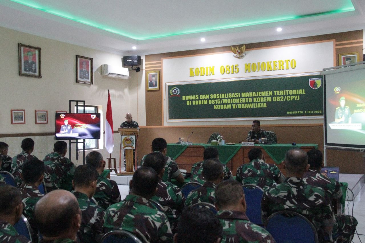 Kunjungi Kodim 0815/Mojokerto, Tim Pusterad Berikan Bimnis & Sosialisasikan Manajemen Teritorial