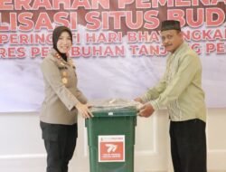 Polres Pelabuhan Tanjungperak Salurkan Bantuan Gerobak Angkringan Bhayangkara ke Pelaku UMKM