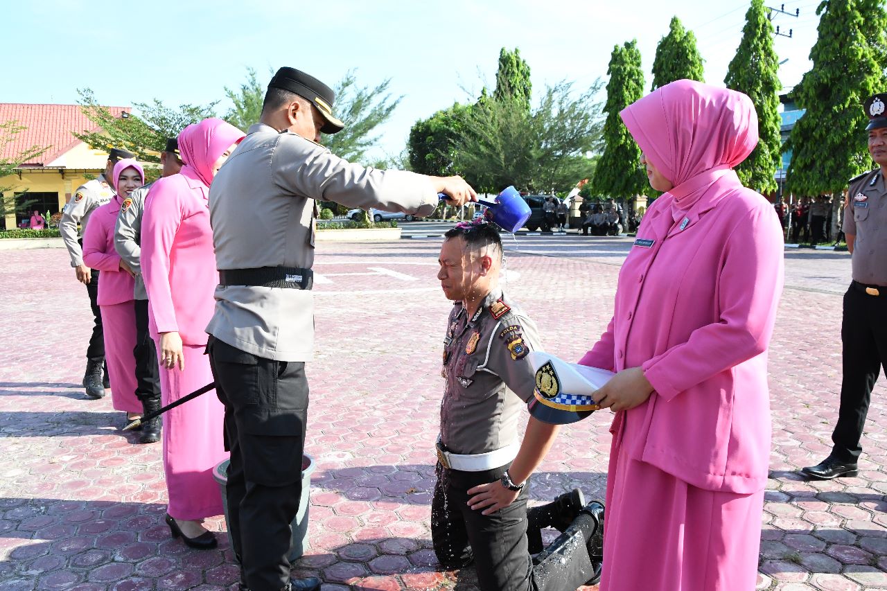 20 Anggota Polres Aceh Timur Naik Pangkat