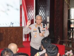 Tingkatkan Profesionalitas, Dirbinmas Polda Jatim Beri Arahan Ratusan Bhabinkamtibmas Polres Malang