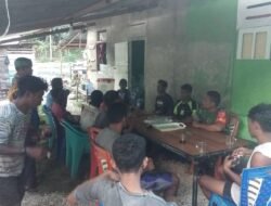 Babinsa Sertu Sofyan Hatari,Lakukan Komsos Desa Wiring Terkaid Pemilu 2024