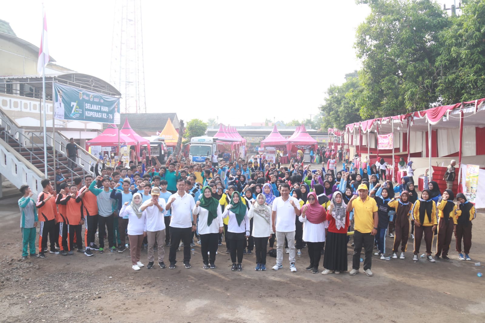Hadiri Jambore Koperasi Siswa, Bupati Mojokerto Ikuti Senam Bersama