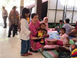 Polres Lumajang dan Bhayangkari Salurkan Bantuan Untuk Korban Banjir Semeru