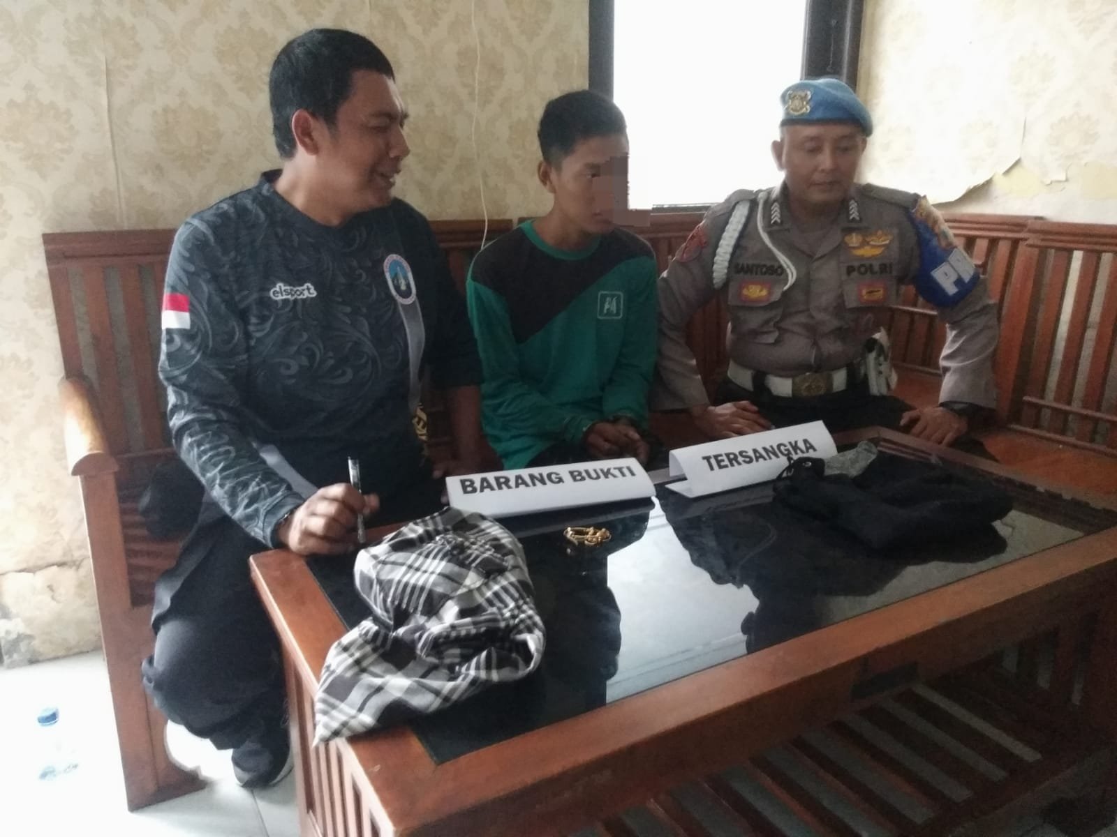 Polisi Berhasil Mengamankan Tersangka Curat di Lamongan Terekam CCTV saat Jual BB