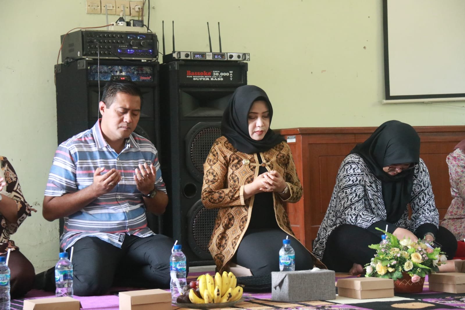 Tingkatkan Pengetahuan Orang Tua, Bupati Ikfina Buka Parenting Sing Penting Mesra
