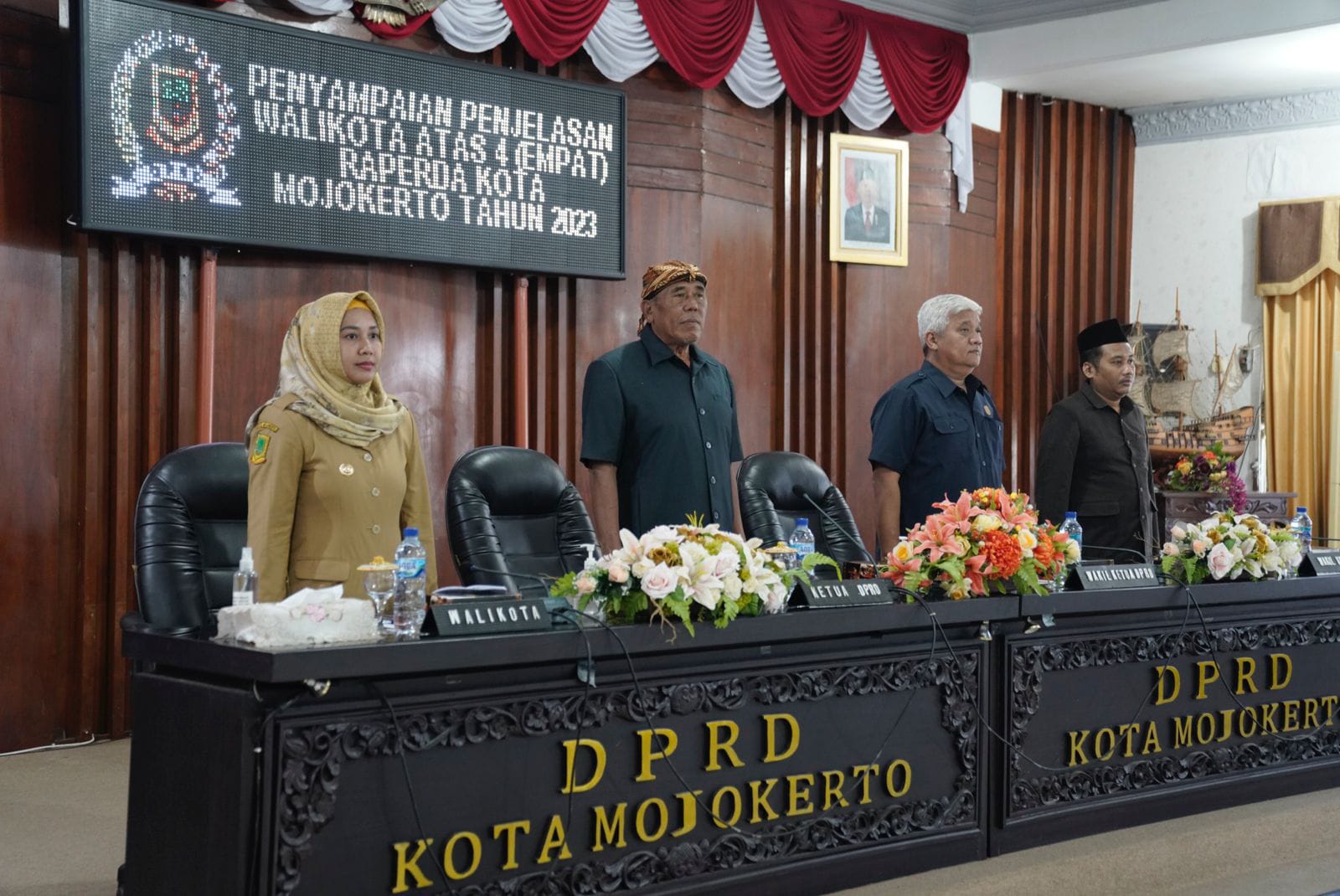 Rapat Paripurna DPRD, Wali Kota Mojokerto Sampaikan Penjelasan Atas Empat Raperda Tahun 2023