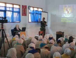MPLS SMKN 1 Mojonyar, Babinsa Jelaskan Nilai-Nilai Luhur Pancasila