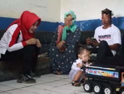 Bupati Ikfina Serahkan Bantuan Untuk Bayi Stunting Di Dawarblandong
