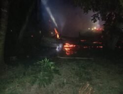 Si Jago Merah Habiskan Rumah Ibu Kalasum Warga Desa Kupal Halmahera Selatan