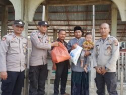 Sambut Tahun Baru Islam, Bilal se-Kecamatan Julok Menerima Bantuan Sosial dari Kapolsek Julok