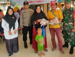 Babinsa Pos Mojonyar Pantau Penyaluran Bansos CPP Pengentasan Stunting