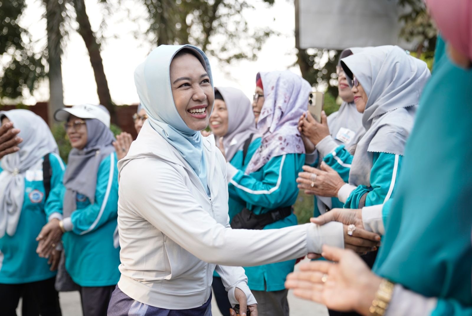Berangkatkan Jalan Sehat PWRI, Wali Kota Mojokerto : Lansia Harus Sehat Dan Bahagia