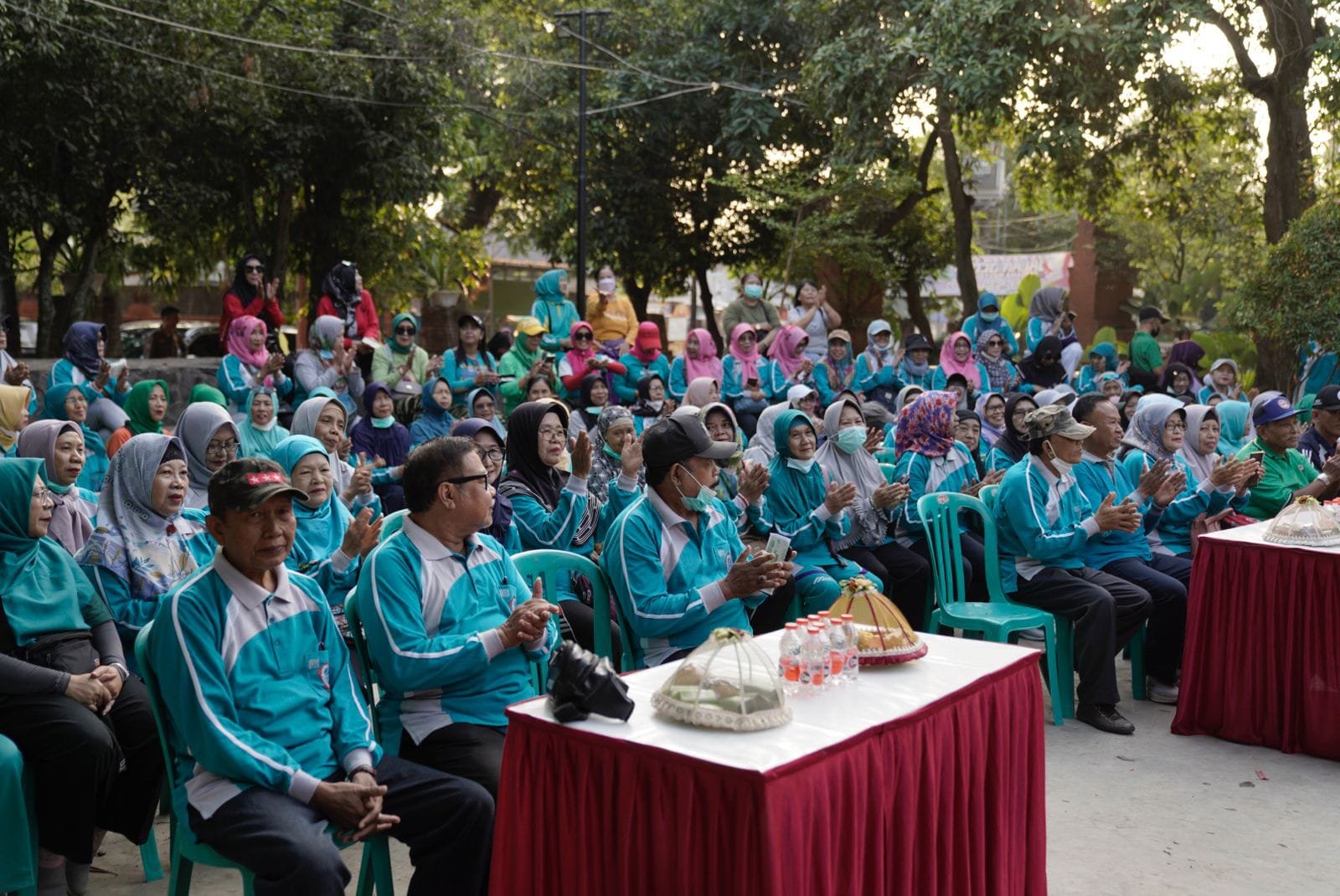 Berangkatkan Jalan Sehat PWRI, Wali Kota Mojokerto : Lansia Harus Sehat Dan Bahagia