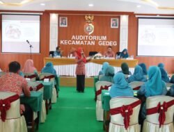 Puluhan Kader PKK Se-Kecamatan Gedeg Ikuti PAAREDI