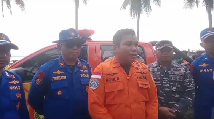 Kapolsek Pematang Sawa  Bersama Team Akhir nya Temukan  Korban Tenggelam di Pantai Tanjungan