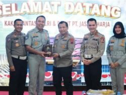 Kapolda Jatim Menerima Kunjungan Kakorlantas Polri dan Jasa Raharja Bahas Tentang Pelayanan Samsat