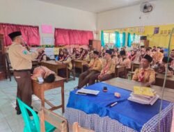 Jelang HUT Ke-62 Gerakan Pramuka, Danramil 0815/12 Ngoro Bekali Pelajar Kecakapan Kepanduan