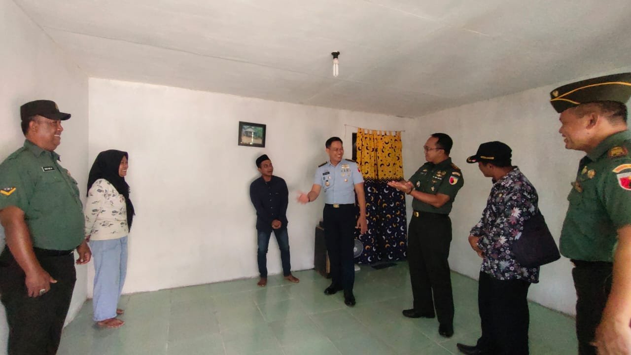 Dandim 0815/Mojokerto Dampingi Tim Waslakgiat Kodam V/Brawijaya Tinjau Sasaran Rehab RTLH Di Wilayah Gondang