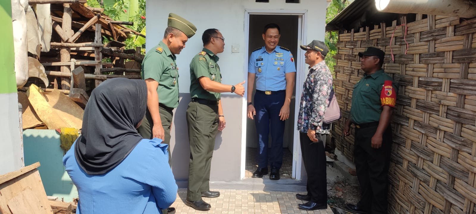 Dandim 0815/Mojokerto Dampingi Tim Waslakgiat Kodam V/Brawijaya Tinjau Sasaran Rehab RTLH Di Wilayah Gondang